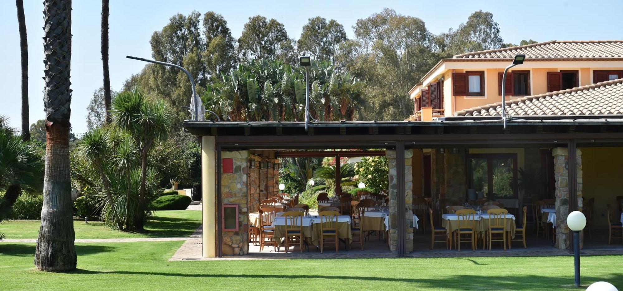 Le Anfore Hotel Villasimius Exterior foto